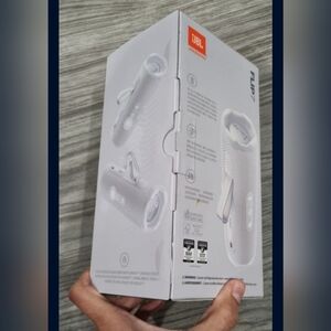 (NEW) JBL Flip 7 Portable Bluetooth Speaker - White